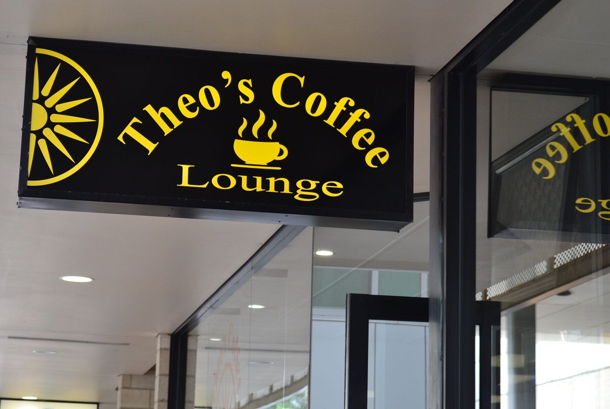 theos coffeee lounge